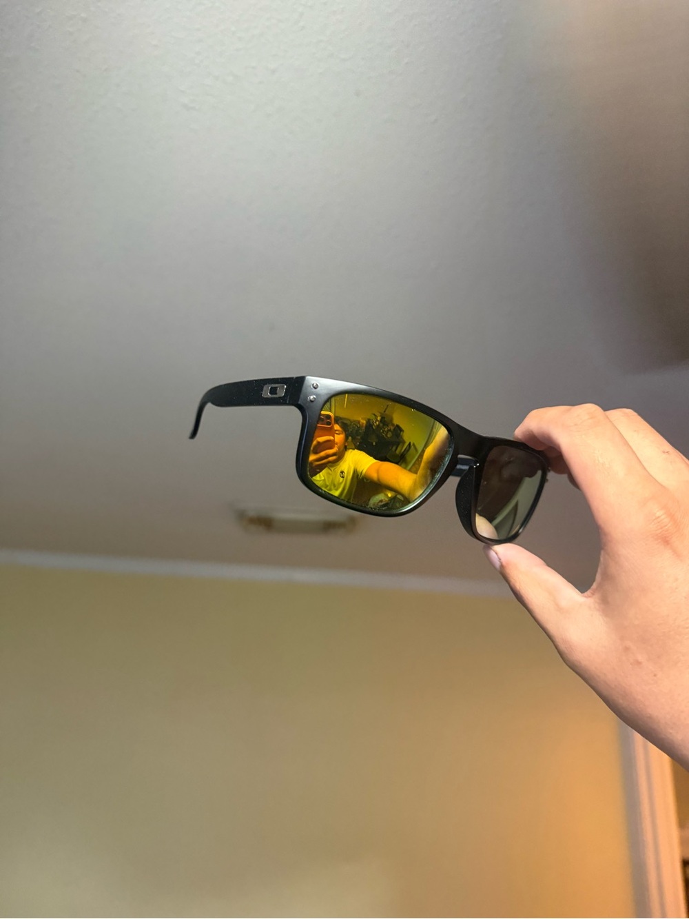 Men’s Black Frame Sunglasses with Yellow Mirrored Lenses oak